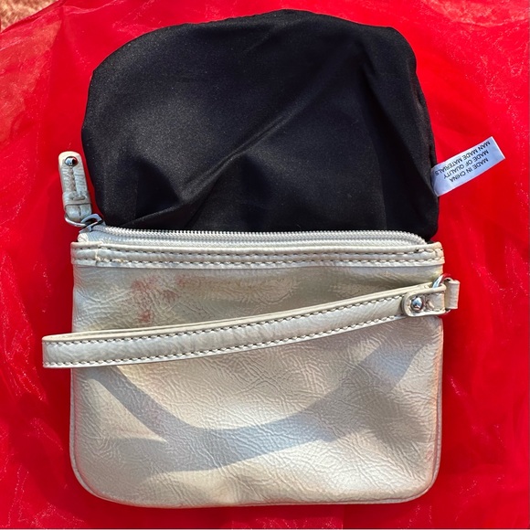 Nine West Wristlet - cream & gold - Picture 4 of 10